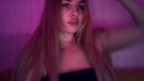 Snapshot of alinalina_1 chatting on September 23, 2025, 9:18 pm alinalina_1 online show from September 23, 2025, 9:18 pm