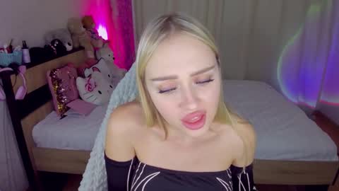 alinaocean online show from October 8, 2025, 9:12 pm