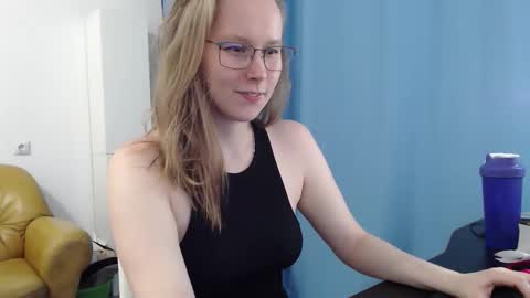 alinasei online show from September 27, 2025, 5:18 pm