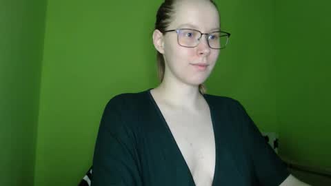 alinasei online show from March 15, 2026, 12:33 pm