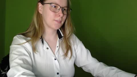 alinasei online show from May 20, 2026, 12:55 pm