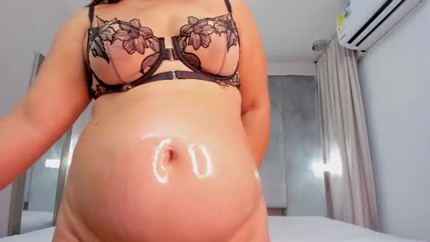 Alinna  online show from December 25, 2024, 12:16 am