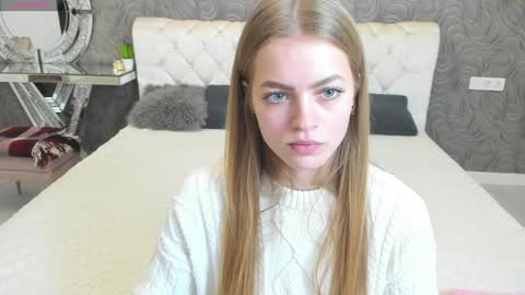alisa_glamur online show from December 5, 2024, 3:17 pm