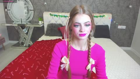 alisa_glamur online show from December 16, 2024, 2:27 pm
