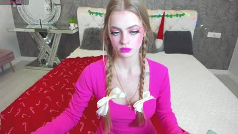 alisa_glamur online show from December 16, 2024, 5:33 pm