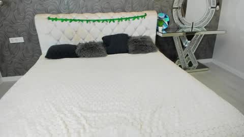 alisa_glamur online show from January 11, 2025, 4:46 pm