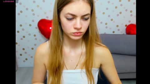 alisa_glamur online show from January 23, 2025, 5:21 pm