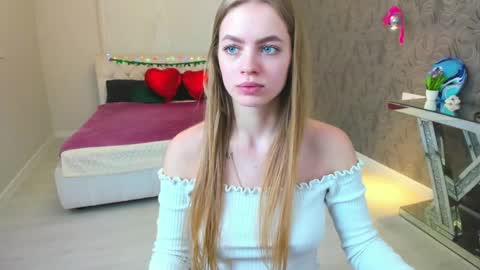 alisa_glamur online show from February 9, 2025, 5:01 pm