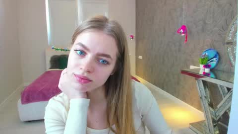 alisa_glamur online show from February 16, 2025, 1:27 pm