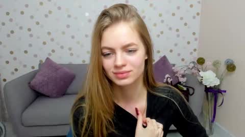 alisa_glamur online show from February 19, 2025, 4:11 pm