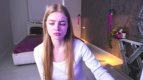 alisa_glamur online show from February 26, 2025, 2:03 pm