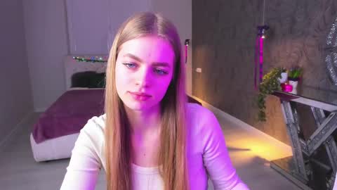 alisa_glamur online show from March 2, 2025, 5:04 pm