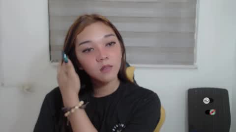 Shanti xhey online show from January 30, 2025, 1:33 am