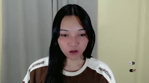 Shanti xhey online show from March 12, 2025, 9:44 am