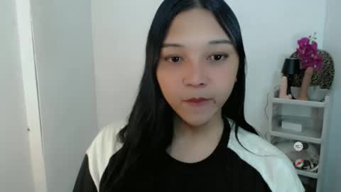 Snapshot of alisa_kiss_ chatting on April 5, 2026, 4:37 pm Shanti xhey online show from April 5, 2026, 4:37 pm