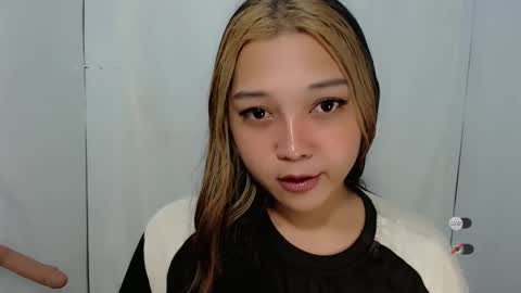 Snapshot of alisa_kiss_ chatting on May 17, 2026, 4:03 pm Shanti xhey online show from May 17, 2026, 4:03 pm