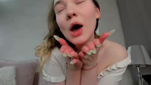 Alisa GMT2 Wen - Sun 10 AM - 4 PM except Monday and Tuesday   online show from February 7, 2025, 7:40 am