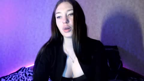 alisaadoll online show from February 19, 2025, 4:11 pm