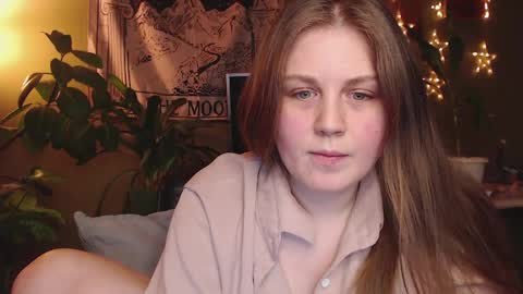 alisaxxxshy online show from April 6, 2026, 9:49 pm