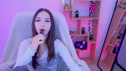 Snapshot of alisemeaw chatting on September 16, 2025, 5:19 am Alise online show from September 16, 2025, 5:19 am