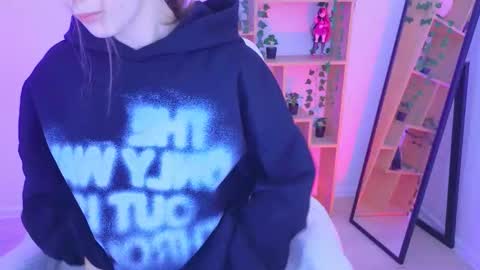 Snapshot of alisemeaw chatting on September 22, 2025, 6:04 am Alise online show from September 22, 2025, 6:04 am