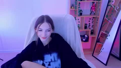 Snapshot of alisemeaw chatting on September 24, 2025, 6:17 am Alise online show from September 24, 2025, 6:17 am