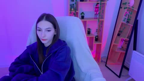 Snapshot of alisemeaw chatting on October 3, 2025, 6:43 am Alise online show from October 3, 2025, 6:43 am