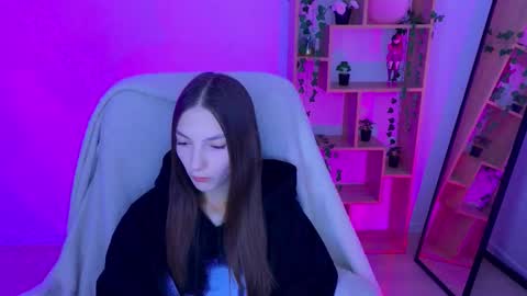 Snapshot of alisemeaw chatting on October 7, 2025, 6:10 am Alise online show from October 7, 2025, 6:10 am