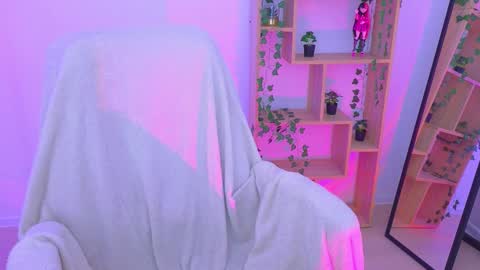 Snapshot of alisemeaw chatting on October 10, 2025, 7:07 am Alise online show from October 10, 2025, 7:07 am