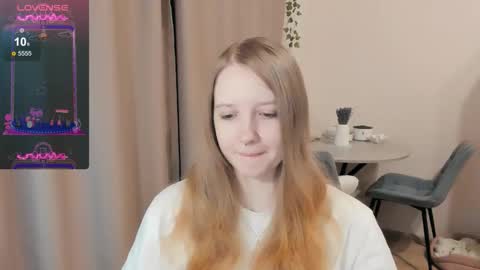 Snapshot of alisha_ley chatting on October 1, 2025, 11:55 pm Alya online show from October 1, 2025, 11:55 pm