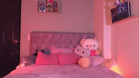 alisha_olsen_ online show from May 25, 2026, 5:02 am