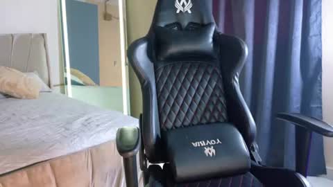 Alisha online show from June 20, 2026, 12:19 pm