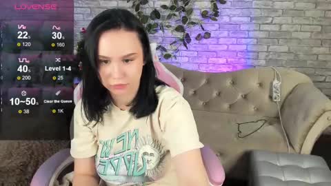 Alisia online show from December 16, 2024, 5:43 pm