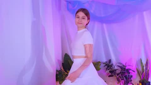 Snapshot of alisia_spinnet chatting on December 3, 2024, 7:10 am Alisia online show from December 3, 2024, 7:10 am