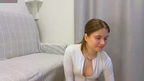 Alisia online show from July 2, 2026, 5:08 pm