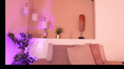 Snapshot of alison222_ chatting on September 23, 2025, 8:45 pm A L I S O N online show from September 23, 2025, 8:45 pm