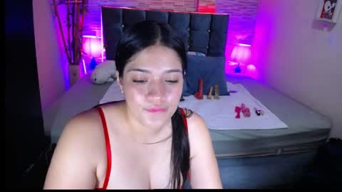 Snapshot of alison_girl22 chatting on April 8, 2026, 9:26 pm Alison online show from April 8, 2026, 9:26 pm