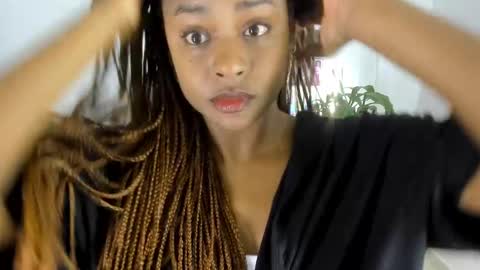 Snapshot of alison_ker chatting on September 30, 2025, 7:24 am Sofias house online show from September 30, 2025, 7:24 am