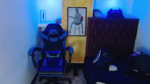 ALISON MOON online show from September 19, 2025, 12:28 pm