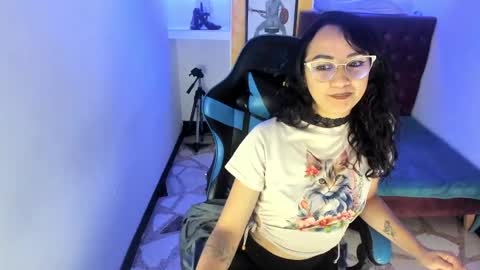 ALISON MOON online show from November 14, 2025, 1:21 pm