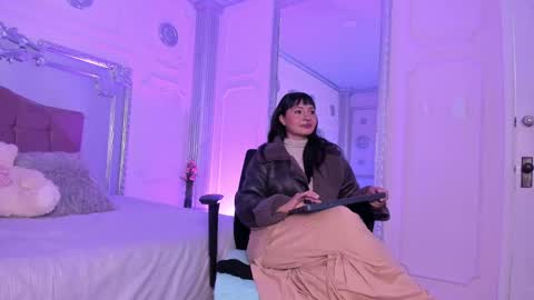 Alison Fishert online show from December 19, 2024, 11:39 am