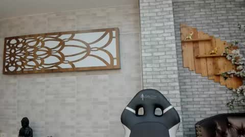 Snapshot of alisonn_doll chatting on October 23, 2025, 12:59 pm alisonn_doll online show from October 23, 2025, 12:59 pm