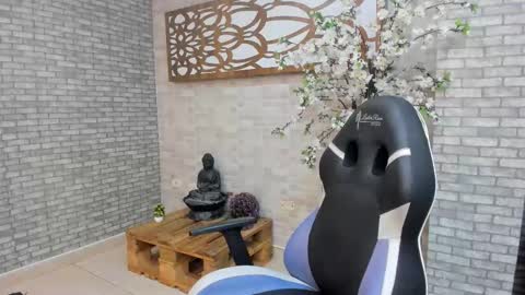 Snapshot of alisonn_doll chatting on October 29, 2025, 1:13 pm alisonn_doll online show from October 29, 2025, 1:13 pm