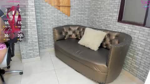 alisonn_doll online show from November 25, 2025, 11:43 am