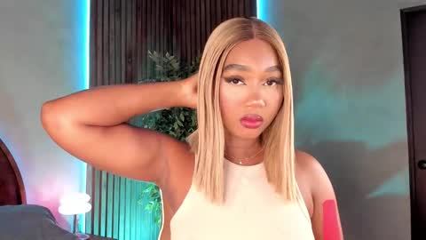 Alison Moon  online show from November 6, 2025, 12:11 am