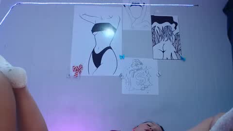 aliss_69 online show from February 6, 2025, 5:35 am