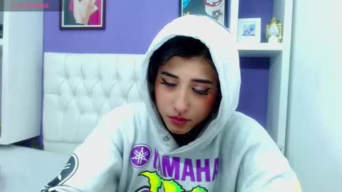 aliss_diiaz online show from January 22, 2025, 12:27 am