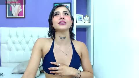 aliss_diiaz online show from February 13, 2025, 10:54 pm