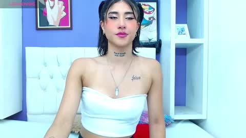 aliss_diiaz online show from February 26, 2025, 8:11 pm