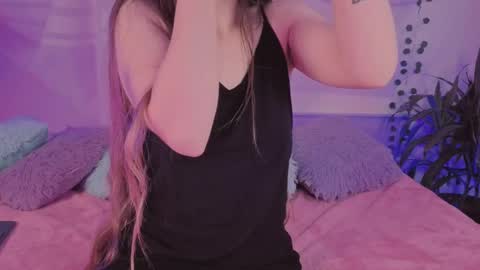 Snapshot of alissa_cute1 chatting on September 18, 2025, 9:28 pm Mia online show from September 18, 2025, 9:28 pm